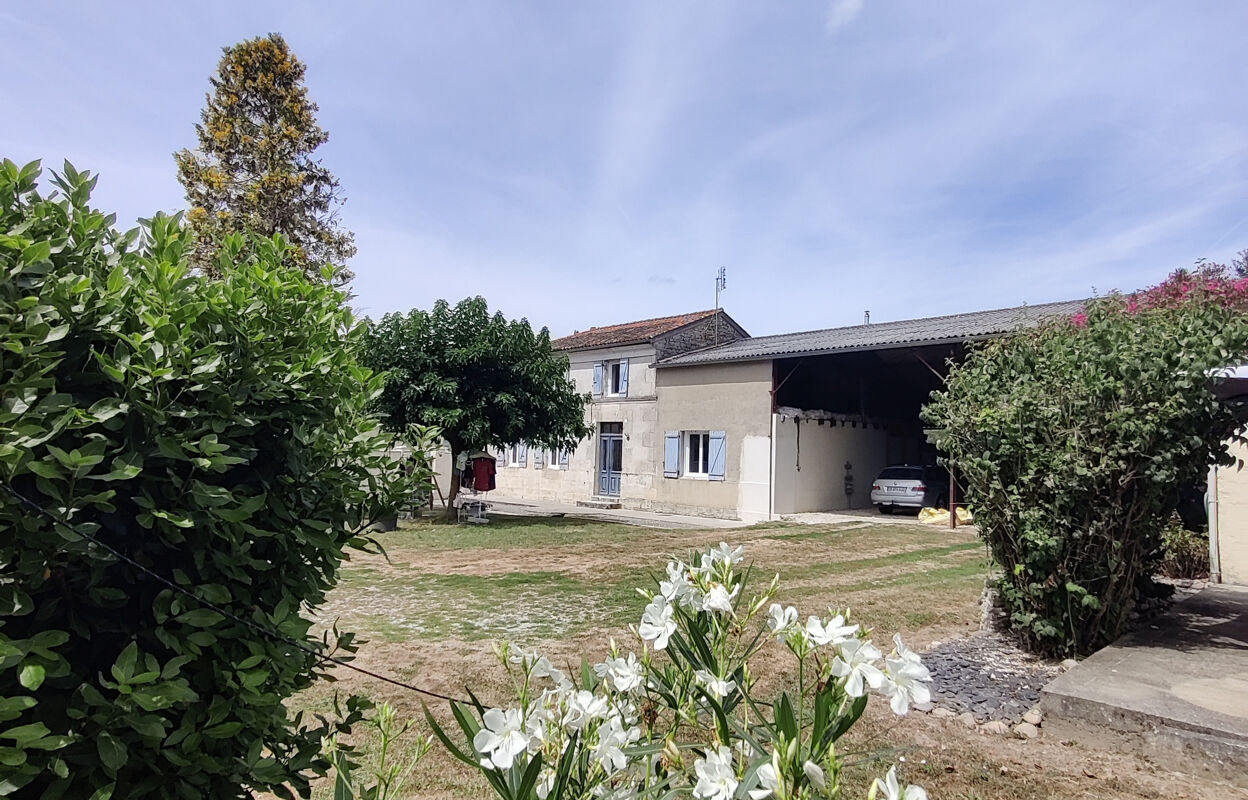 maison 8 pièces 179 m2 à vendre à Saint-Césaire (17770)