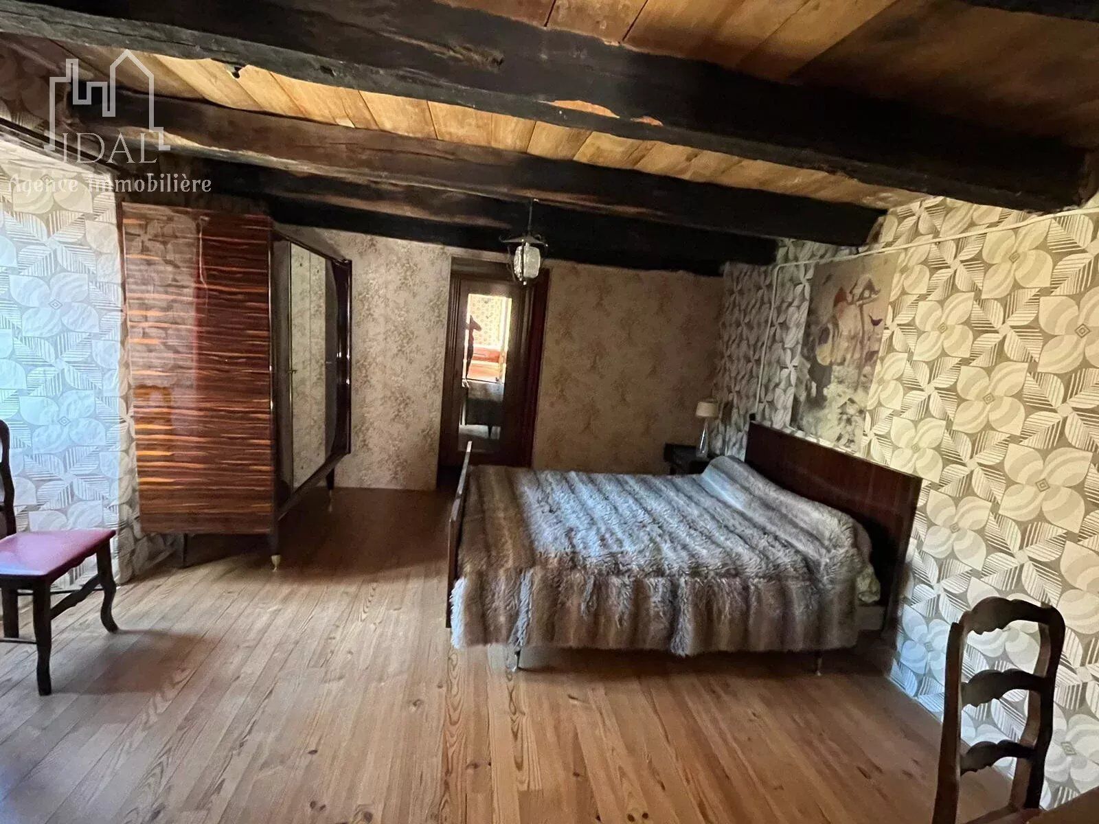 Photo Ancienne École avec Nombreuses Dépendances image 2/4