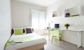 Appartement 1 Pièce 20 m² à vendre à Saint-Cyr-l'École (78210)