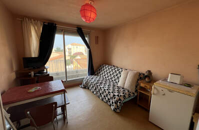 STUDIO CABINE PLEIN CENTRE — photo du bien