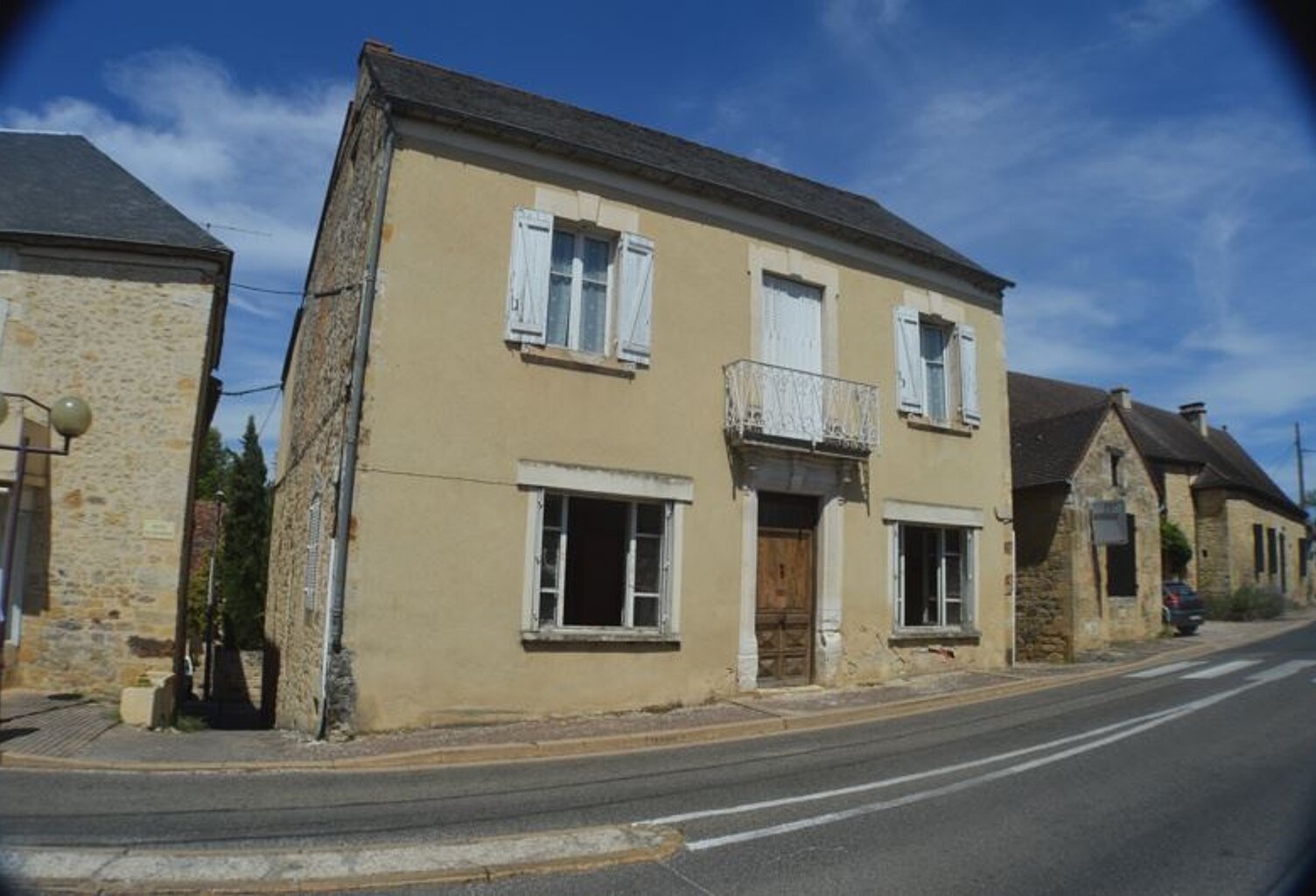 Maison de bourg de 7 pièces principales — photo 1
