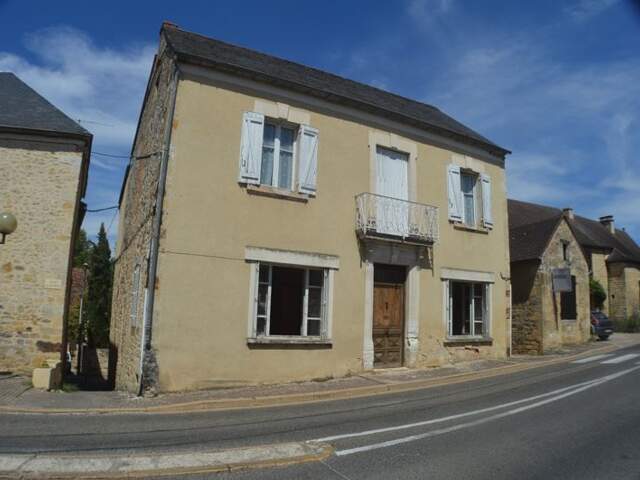 Maison de bourg de 7 pièces principales — photo du bien