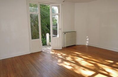 location maison 1 400 € CC /mois à proximité de Saint-Jean-d'Illac (33127)