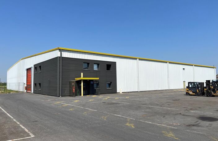Entrepôt logistique avec 4 quais de déchargement — photo 4