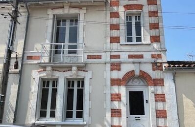 location maison 950 € CC /mois à proximité de Montils (17800)