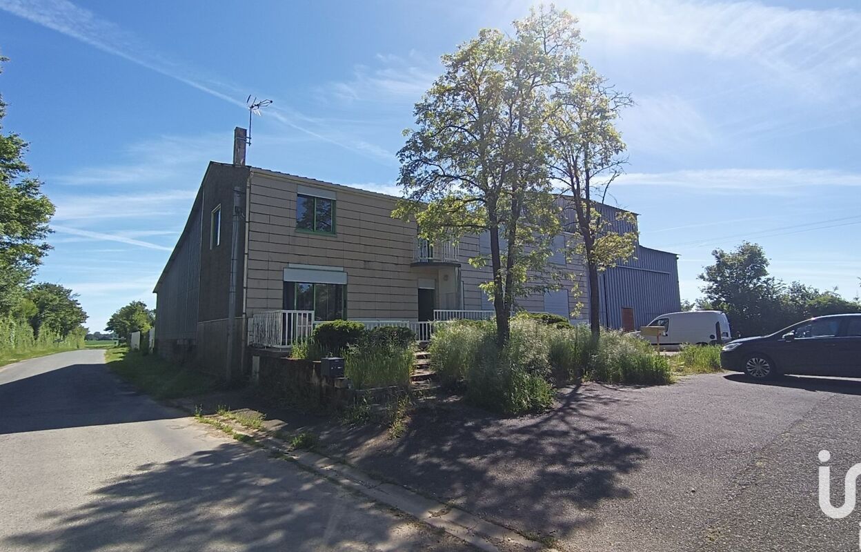 immeuble  pièces 404 m2 à vendre à Saint-Sauvant (86600)