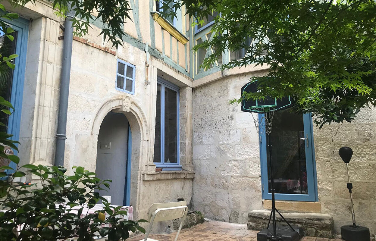 maison 10 pièces 240 m2 à vendre à Bourges (18000)