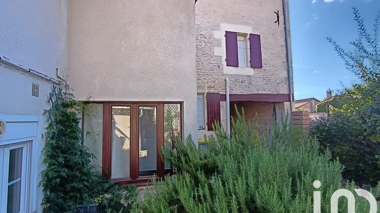 maison 5 pièces 198 m2 à vendre à Magné (79460)