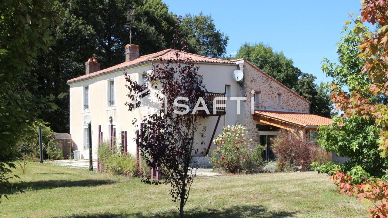 maison 9 pièces 250 m2 à vendre à Saint-Cyr-des-Gâts (85410)