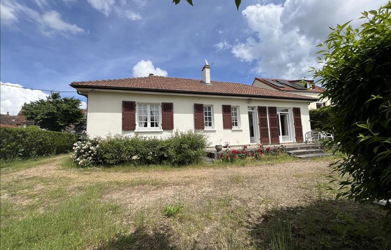 maison 4 pièces 80 m2 à vendre à Saint-Amand-Montrond (18200)