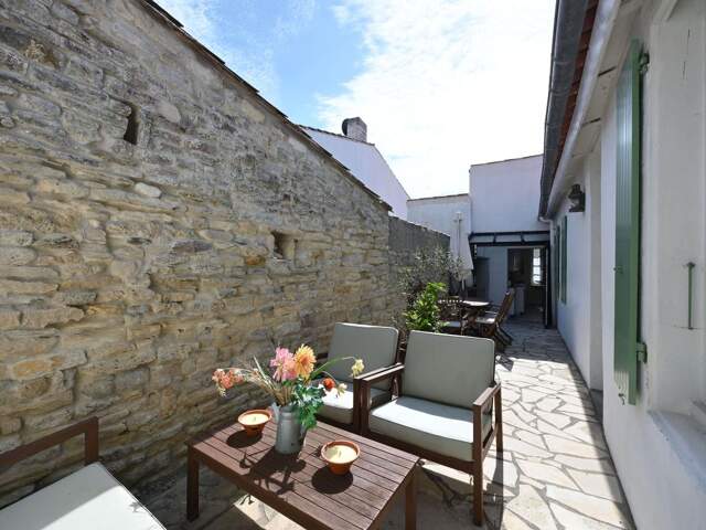 Maison à Vendre au centre de Saint Clément des Baleines — photo du bien