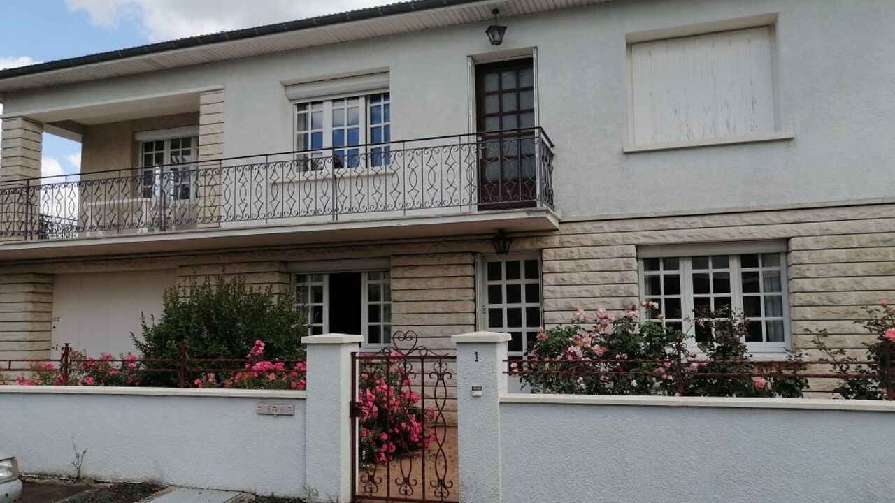 maison 7 pièces 320 m2 à louer à Poitiers (86000)