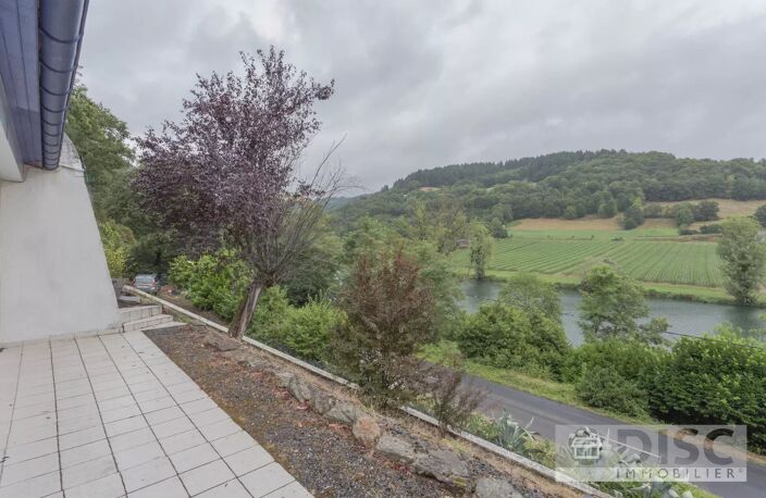 Maison de plain-pied avec vue et parcelle en bordure de rivière. — photo 3