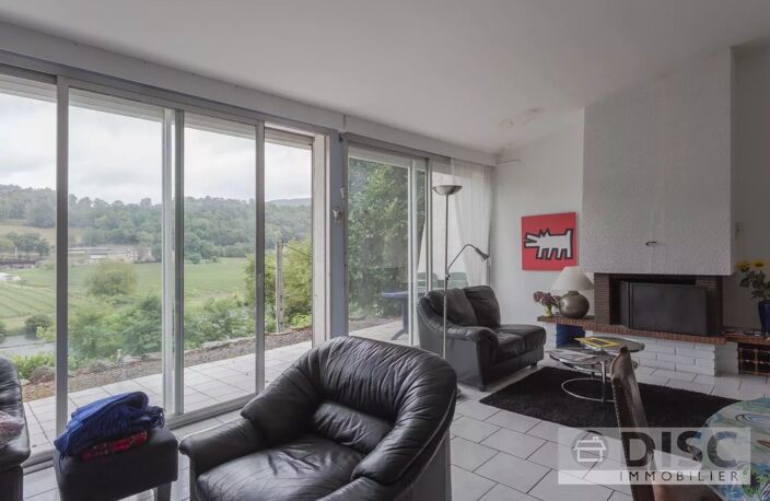 Maison de plain-pied avec vue et parcelle en bordure de rivière. — photo 4