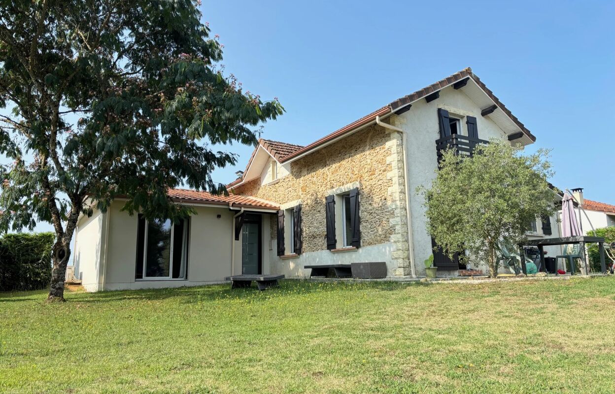 maison 5 pièces 137 m2 à vendre à Lucbardez-Et-Bargues (40090)