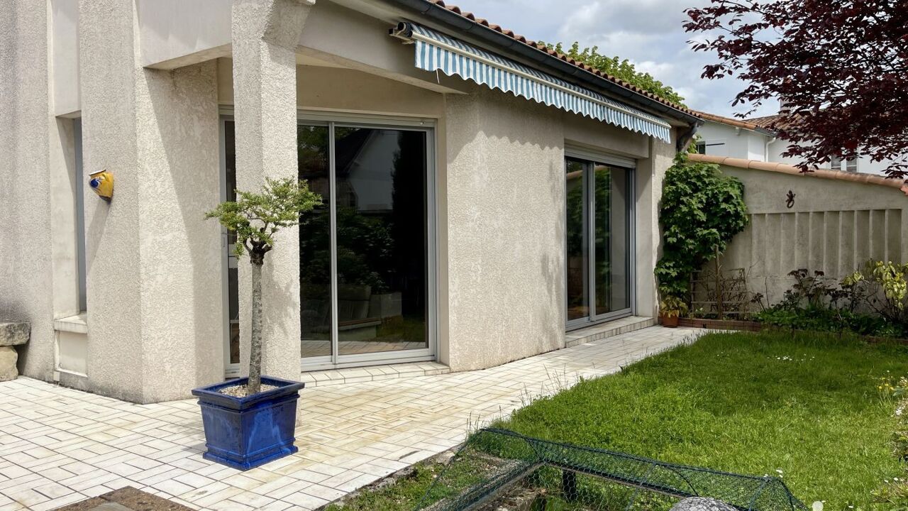 maison 6 pièces 205 m2 à vendre à Niort (79000)