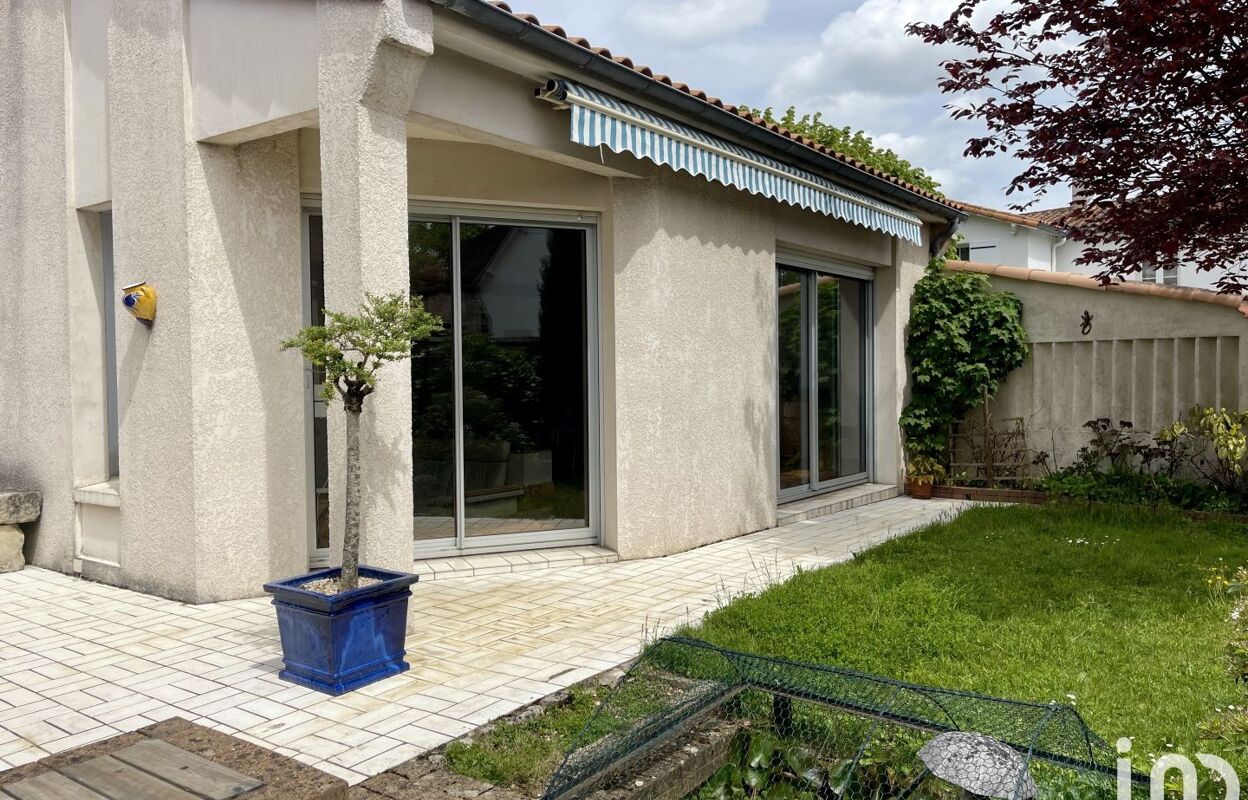 maison 6 pièces 205 m2 à vendre à Niort (79000)