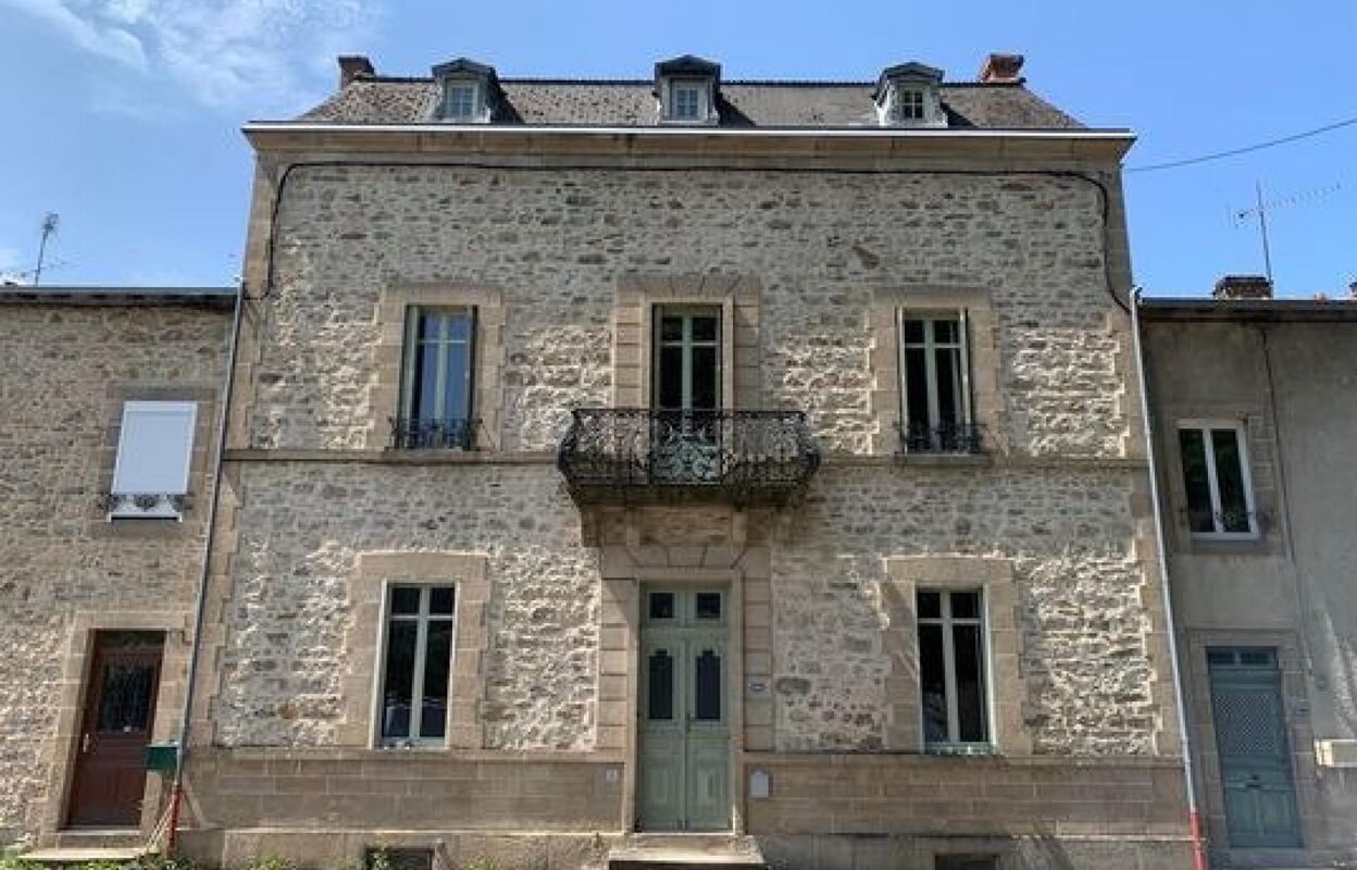 maison 14 pièces 300 m2 à vendre à Bourganeuf (23400)