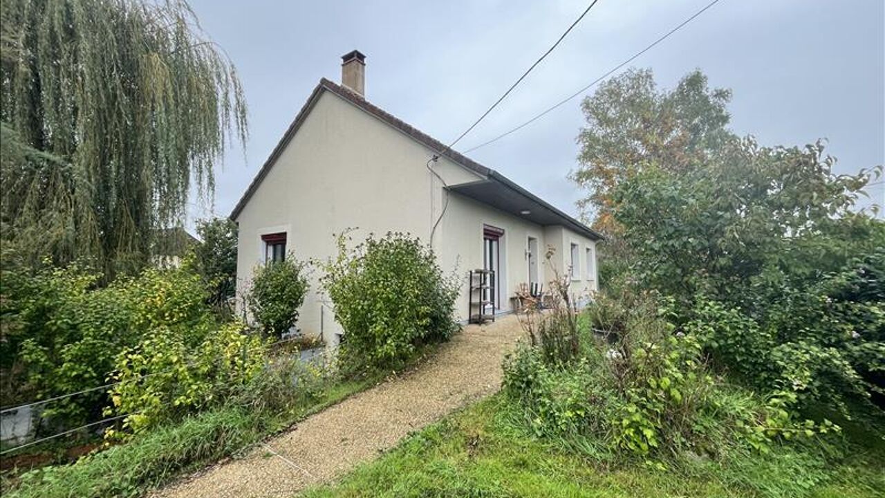 maison 5 pièces 93 m2 à vendre à Mehun-sur-Yèvre (18500)