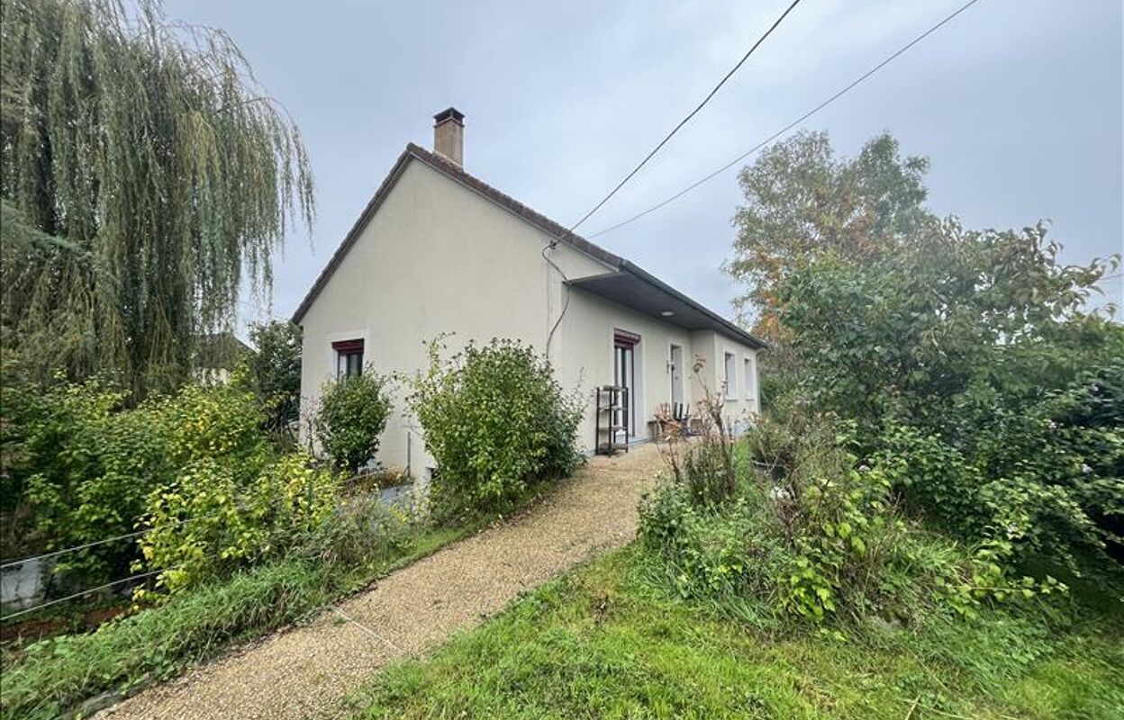 maison 5 pièces 93 m2 à vendre à Mehun-sur-Yèvre (18500)