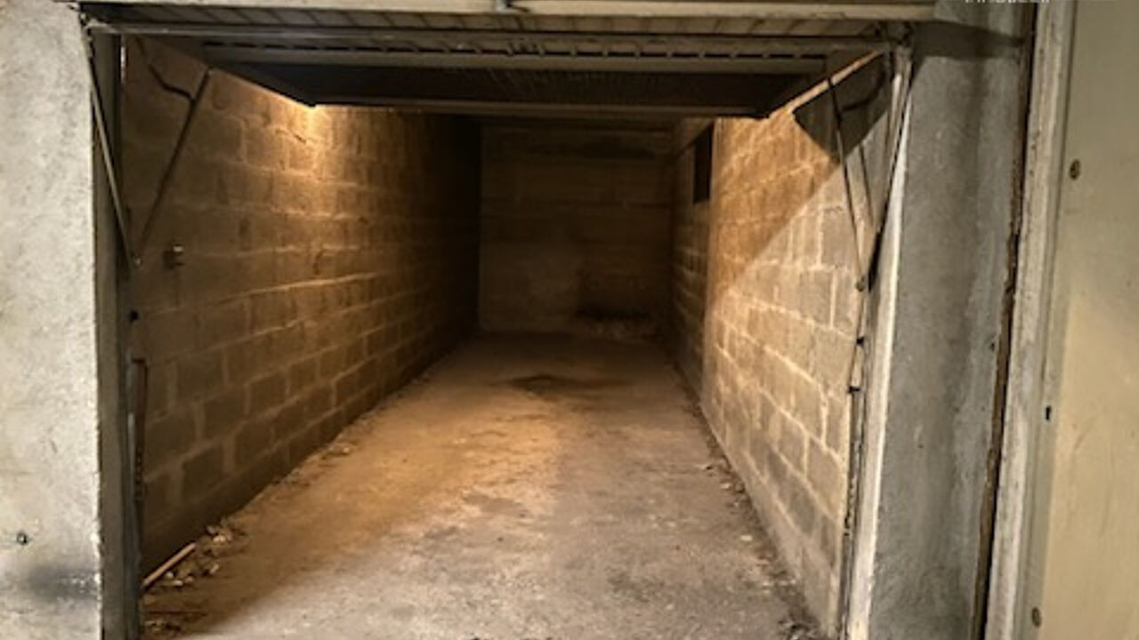 garage  pièces 22 m2 à vendre à Marseille 6 (13006)