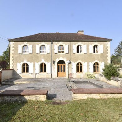 Maison 5 pièces 195 m²