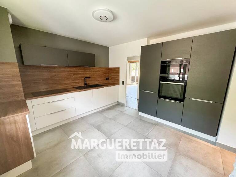 Beau T4 rénové à SAINT-JEOIRE — photo 1