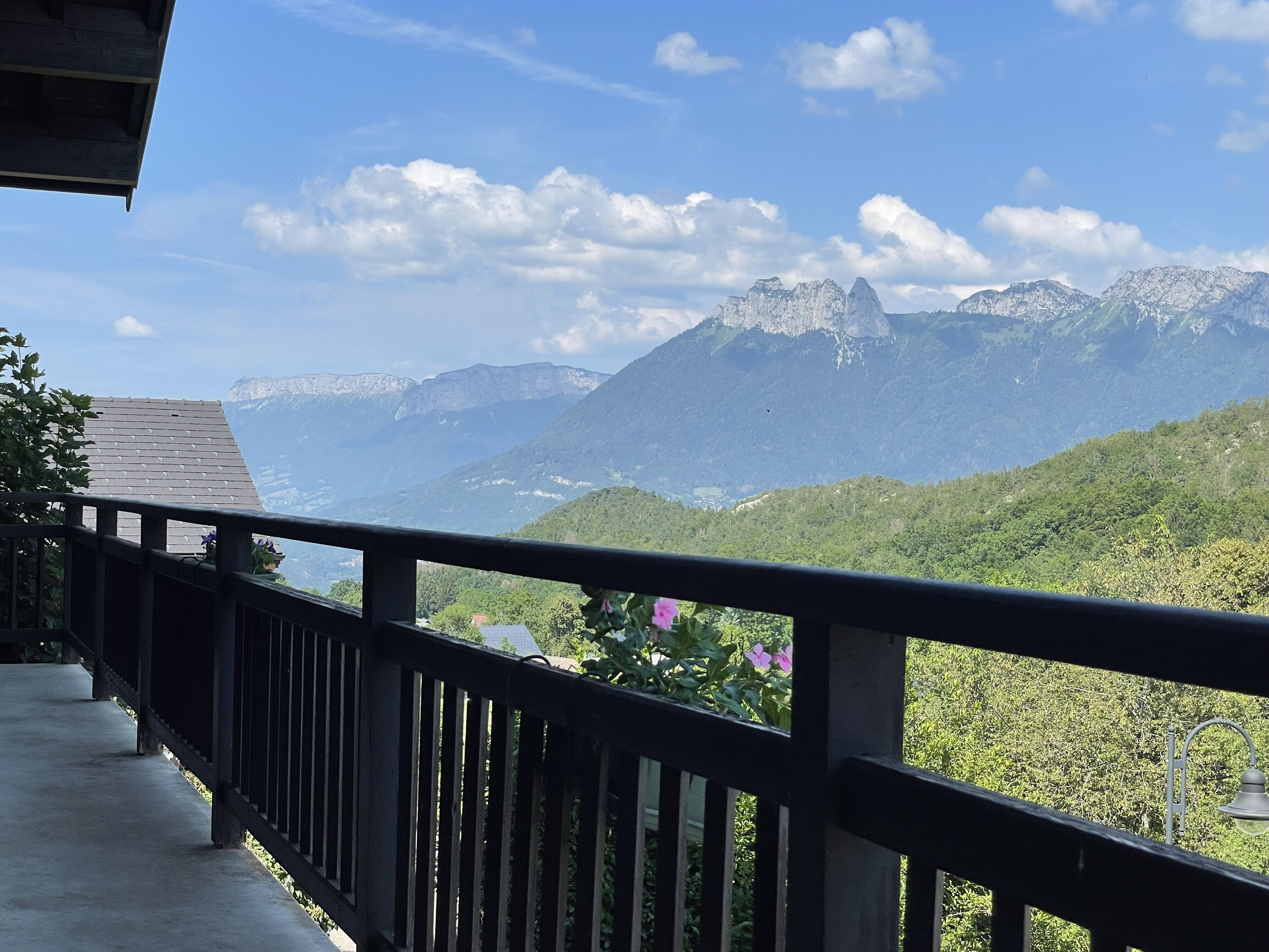A 10 MIN du Lac d&rsquo;Annecy chalet de 355 m² utiles