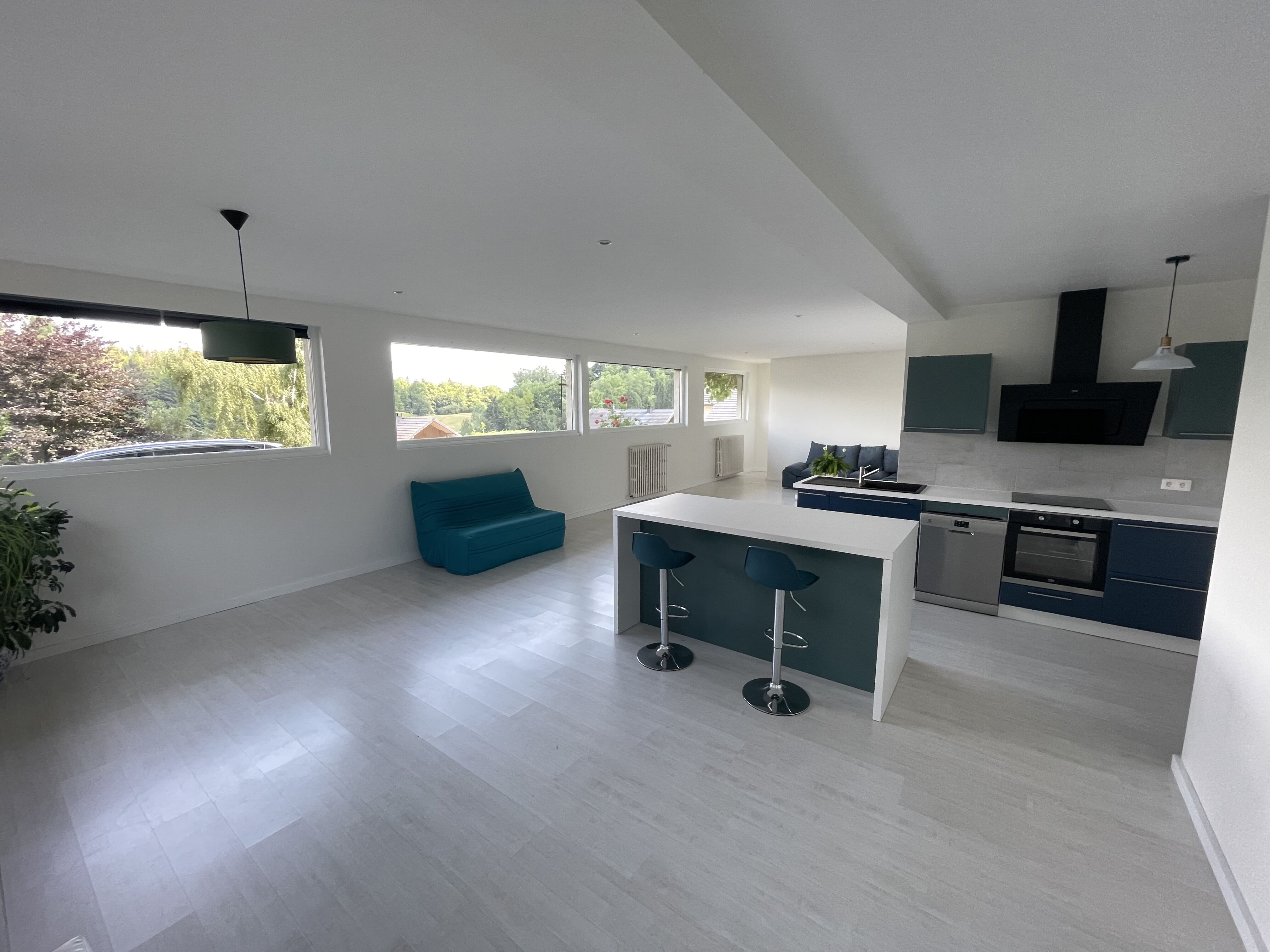 A 10 MIN du Lac d&rsquo;Annecy chalet de 355 m² utiles