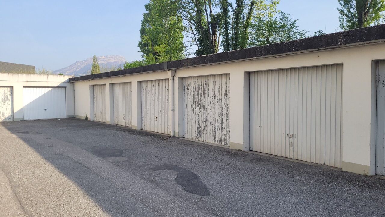 garage  pièces 15 m2 à louer à Saint-Martin-d'Hères (38400)