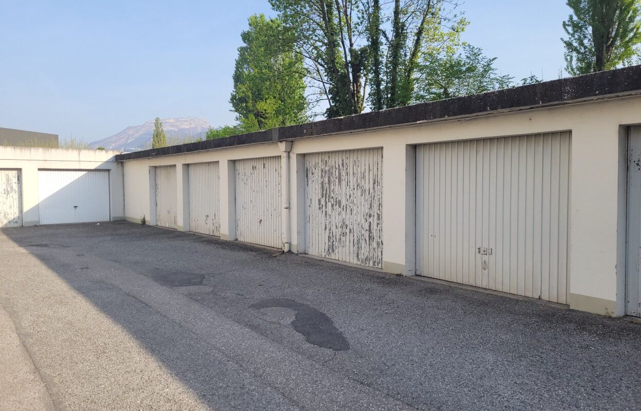 garage  pièces 15 m2 à louer à Saint-Martin-d'Hères (38400)