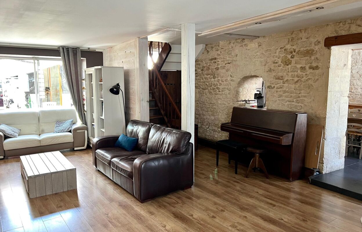 maison 8 pièces 182 m2 à vendre à Saint-Jean-d'Angély (17400)