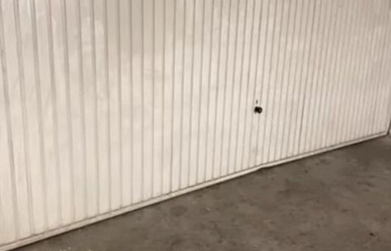 garage  pièces 22 m2 à vendre à Créteil (94000)