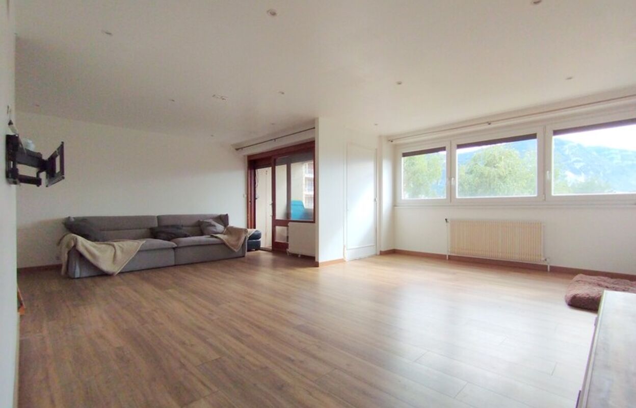 appartement 2 pièces 69 m2 à vendre à Gaillard (74240)