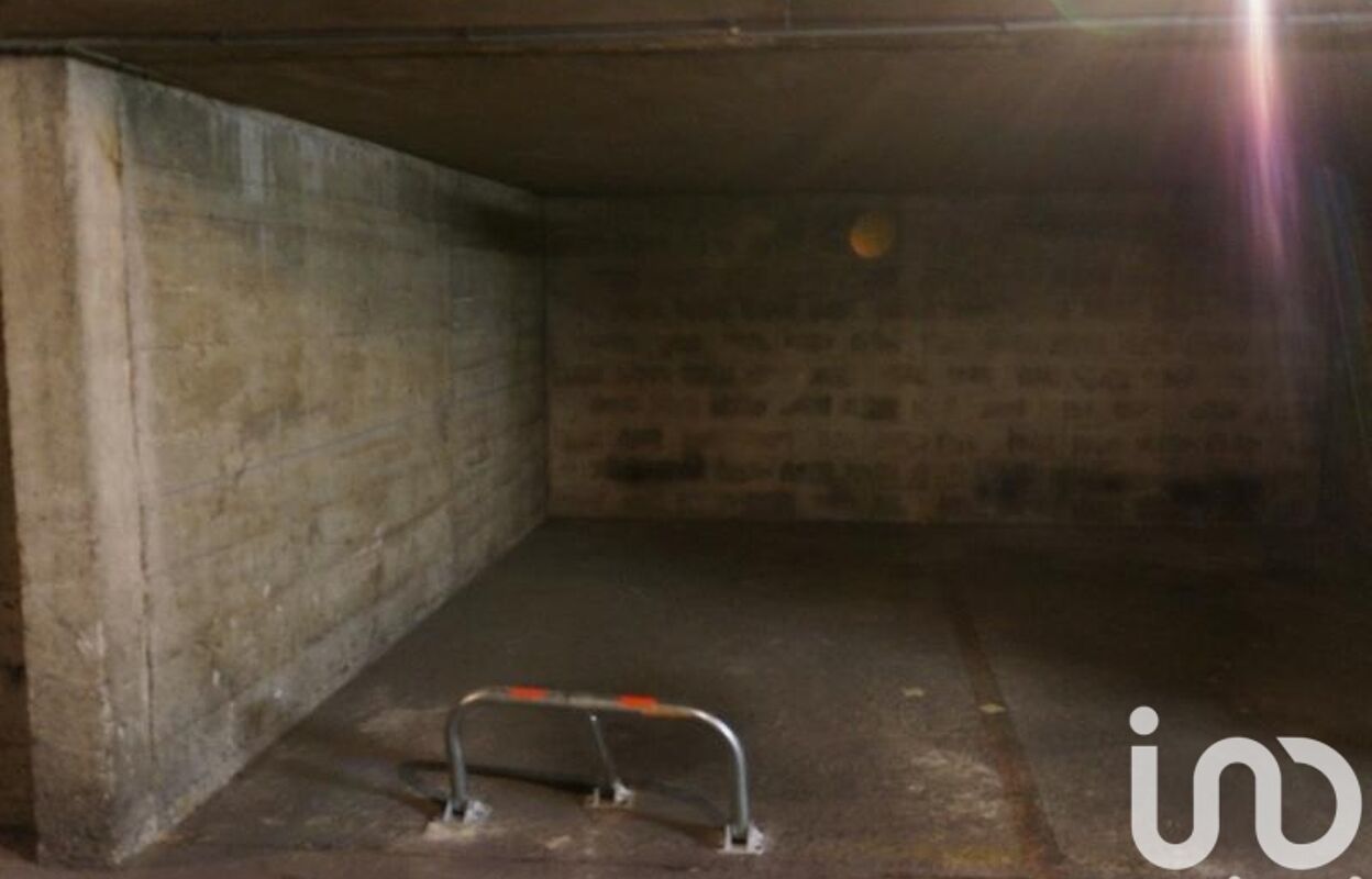 garage  pièces 13 m2 à vendre à Paris 10 (75010)