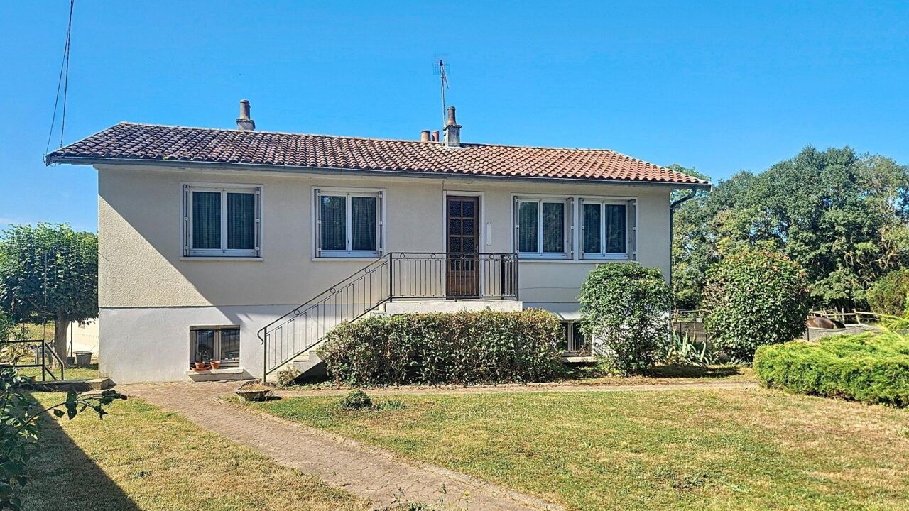 maison 5 pièces 77 m2 à vendre à Fleuré (86340)