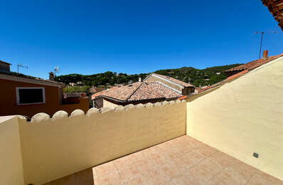 COLLOBRIERES MAISON DE VILLAGE TYPE 3 AVEC TERRASSE — photo du bien