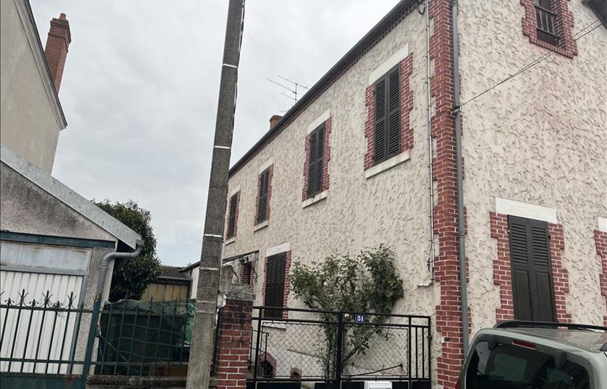 maison 5 pièces 111 m2 à vendre à Vierzon (18100)