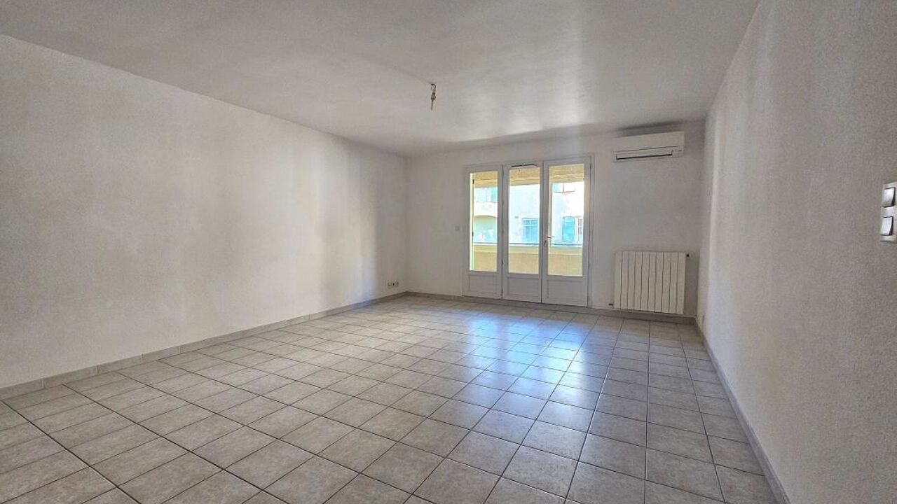 appartement 3 pièces 74 m2 à vendre à Eyguières (13430)