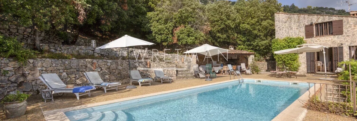 Maison 7 Pièces 228 m² à vendre à Tourrettes-sur-Loup (06140)