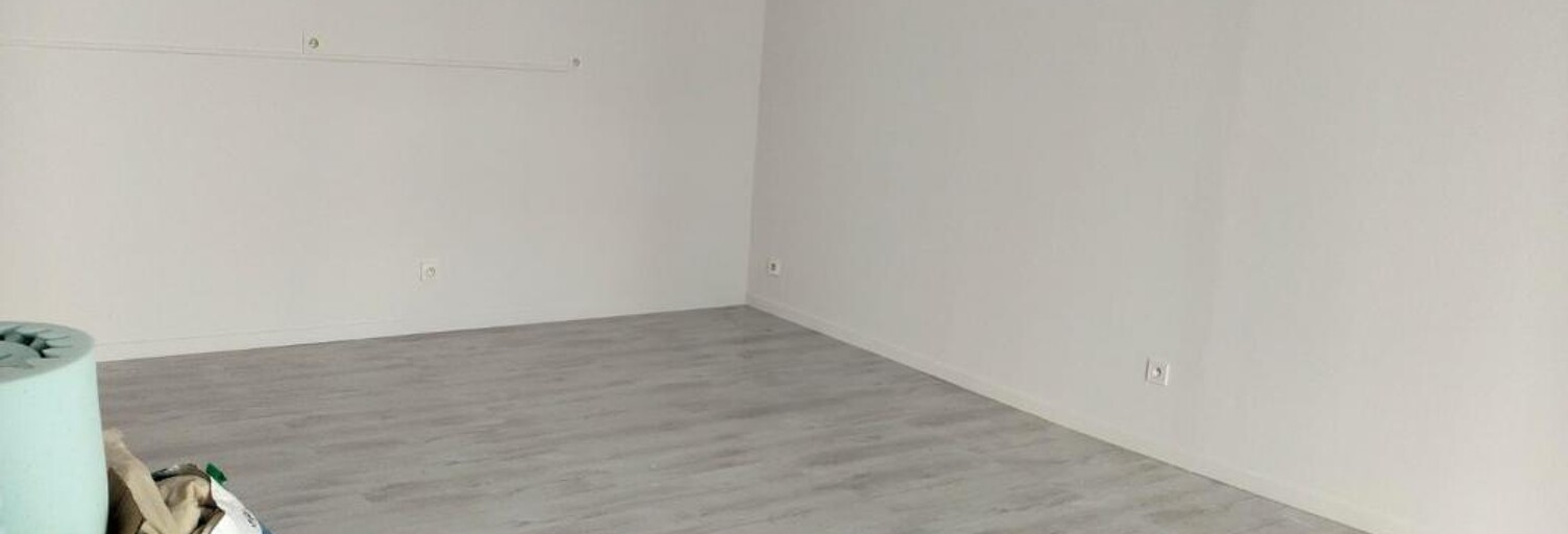 Commerce  26 m² à louer à Saint-Ambroix (30500)