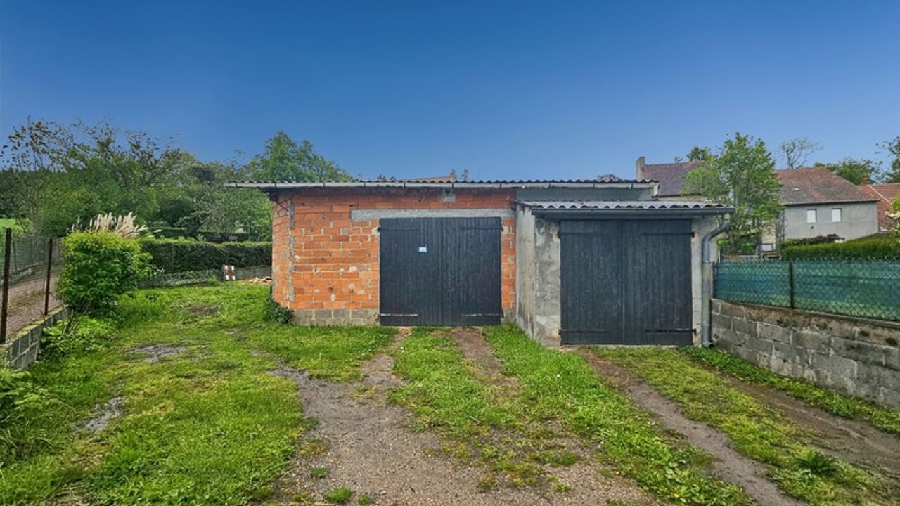 garage  pièces 68 m2 à vendre à Saint-Gérand-le-Puy (03150)