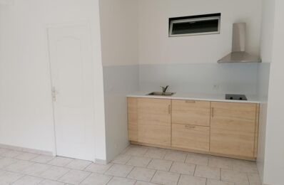 location appartement 580 € CC /mois à proximité de Solliès-Ville (83210)