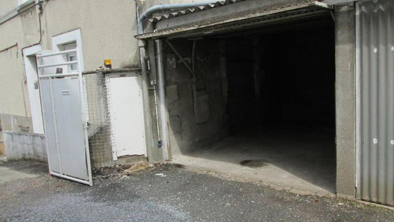 garage  pièces 9 m2 à louer à Angers (49000)