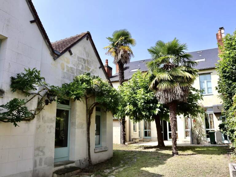 Hôtel particulier en plein centre de LA CHARTRE SUR LE LOIR — photo 1