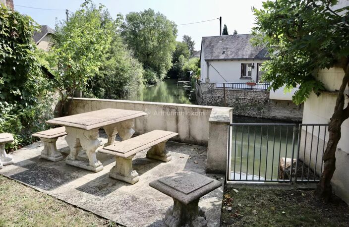 Hôtel particulier en plein centre de LA CHARTRE SUR LE LOIR — photo 3