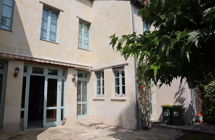 Hôtel particulier en plein centre de LA CHARTRE SUR LE LOIR — photo 4