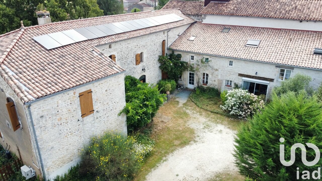 maison 12 pièces 379 m2 à vendre à La Tâche (16260)