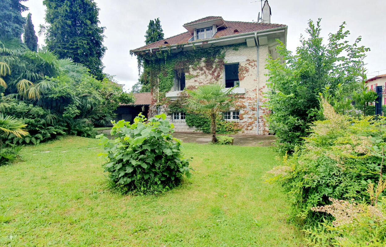 maison 8 pièces 240 m2 à vendre à Pau (64000)