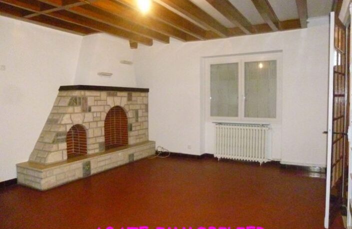 MAISON DE BOURG DE 145 M² 5 PIECES — photo 2